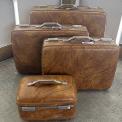 Vintage American Tourister Luggage Set