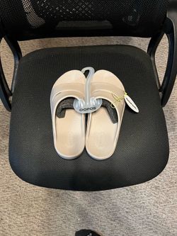 Brand new Oofos slides