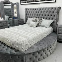 Tufted Storage Bedroom Set