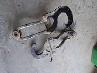 Tow hooks