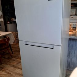 Magic chef fridge
