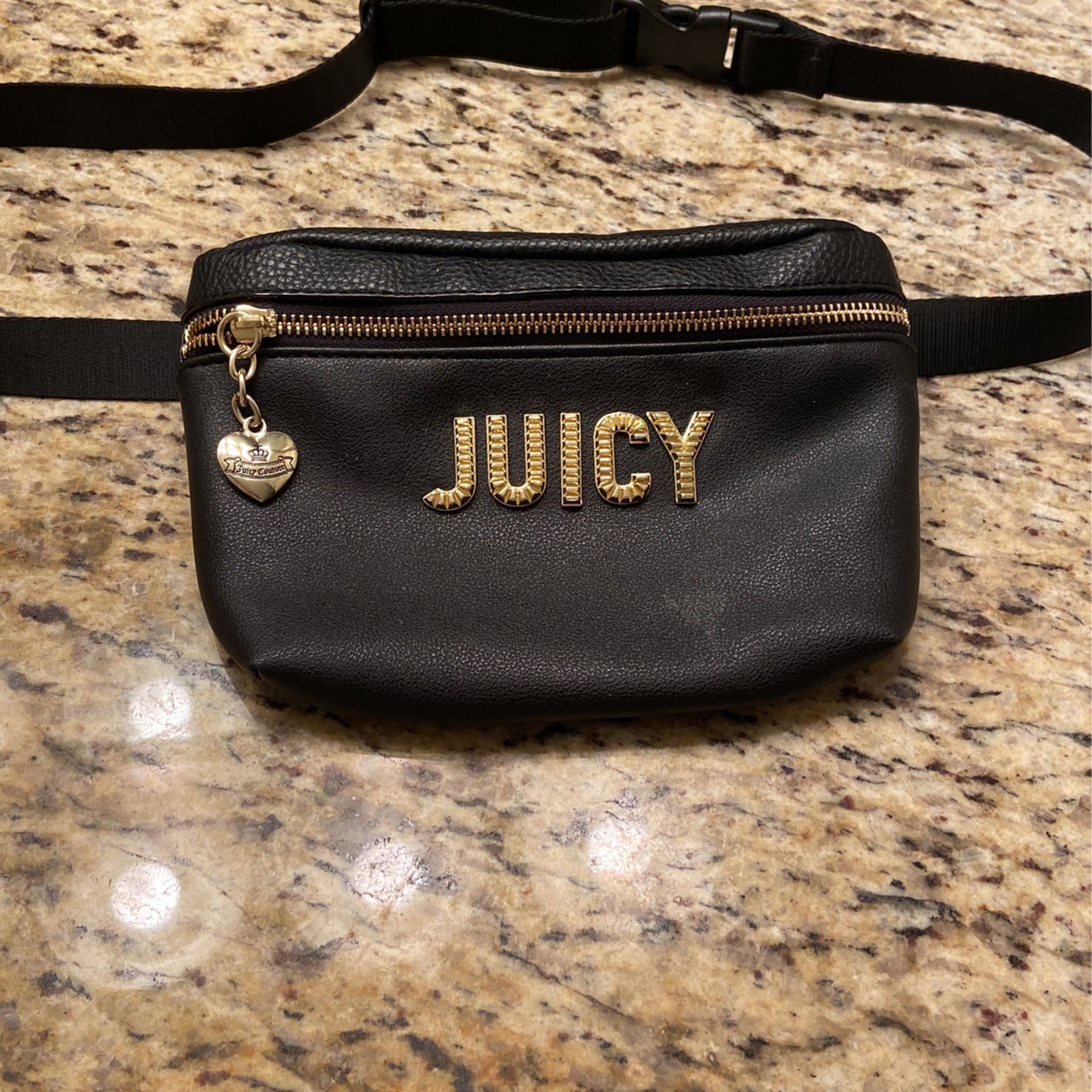 Brand New Juicy couture Fanny pack for Sale in Arlington, TX - OfferUp