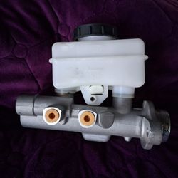 New Brake Master Cylinder Assembly With Reservoir