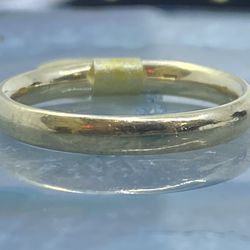$200 Yellow Gold Band Ring 