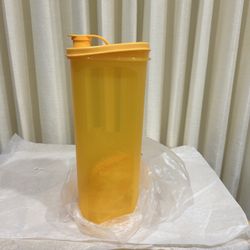 Tupperware Square Pitcher 2qt/8 Cup New