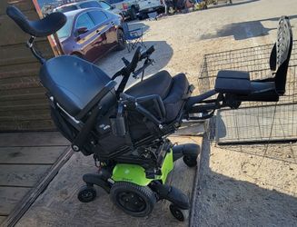Like-New Quickie Q700 M Power Wheelchair!