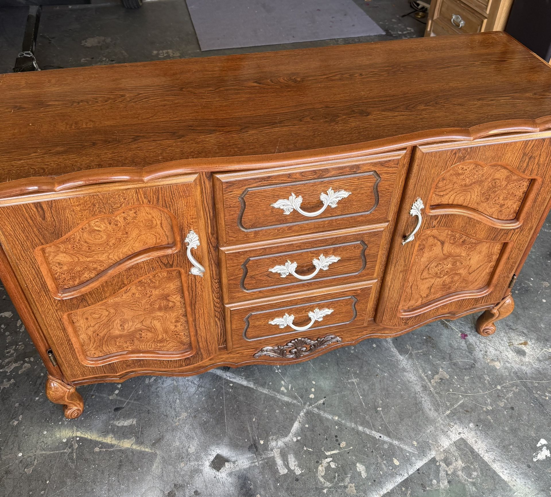 Antique chest of drawers in perfect condition. 49 wide – 31 high – 17 deep