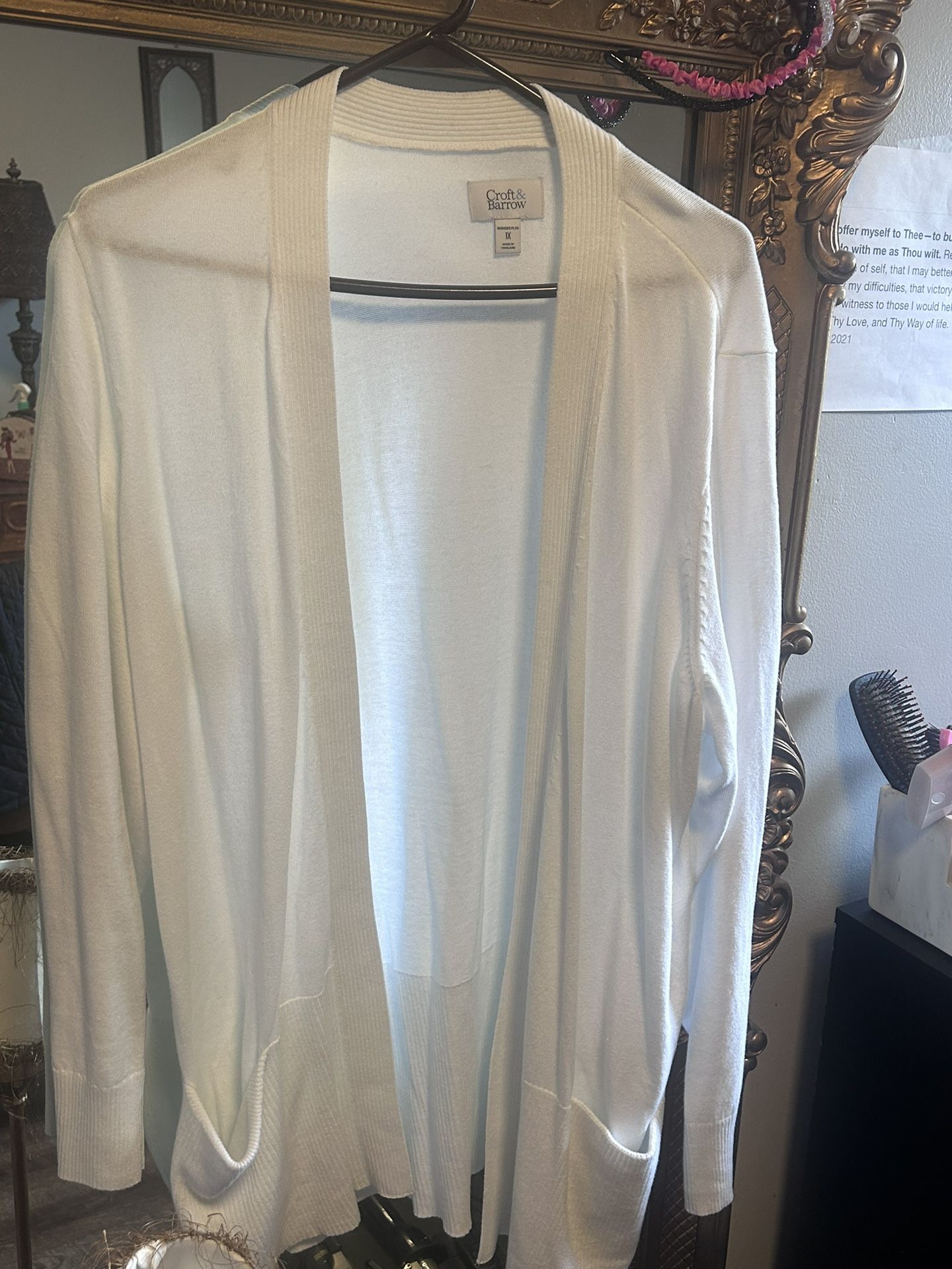 1x New No Tags. White Cardigan Open Front  Croft And Barrow Brand 