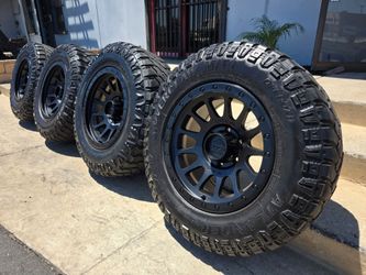17" LOCK rims w/ 32" used tires