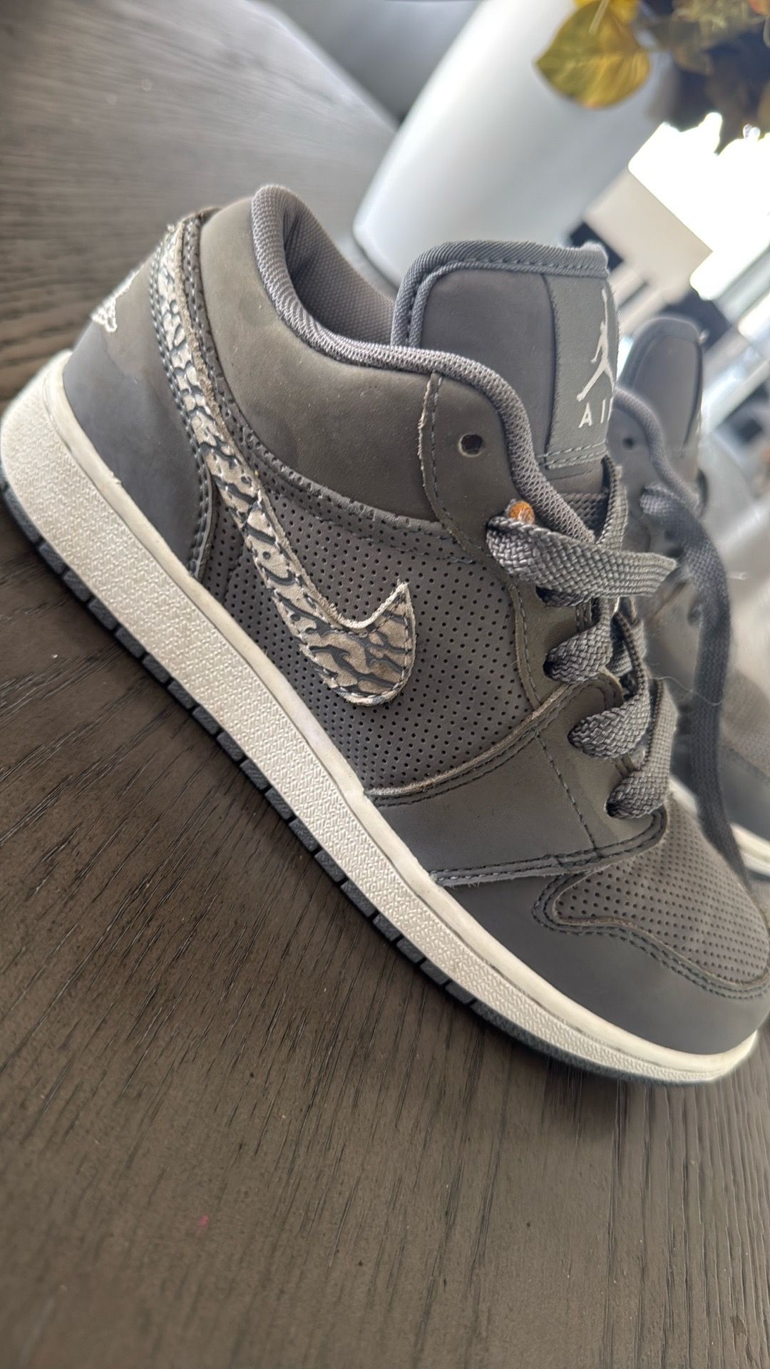Jordan’s shoes low1