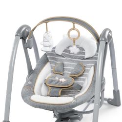 Ingenuity Swing 'n Go Deluxe 5-Speed Baby Swing with Cushioned Harness - Foldable, Portable, 2 Plush Toys & Sounds, 0-9 Months 6-20 lbs (Bella Teddy)