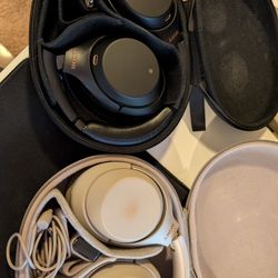 2 x Sony WH-1000xm3 ANC Headphones Noise Cancelling Gray and Black