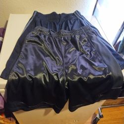 Men Two Pair Of Shorts Size Small
