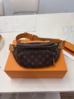 Louis Vuitton Monogram  bumbag