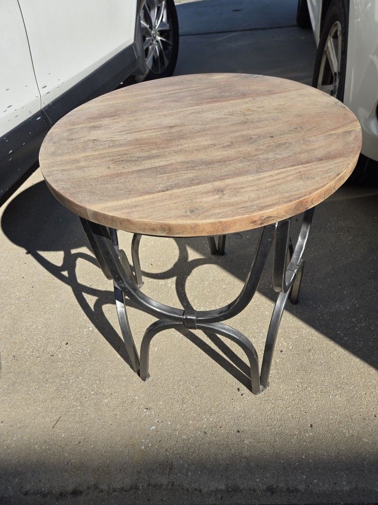 Wood And Metal Modern Or Farmhouse Style End Or Occasional Table