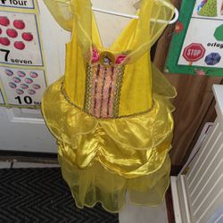 Beautiful Pretending Girls 👧 Yellow Dress Size 5-6 Years Old 