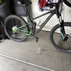 Marin B-17 Mountain Bike 27.5 Wheels Large Frame