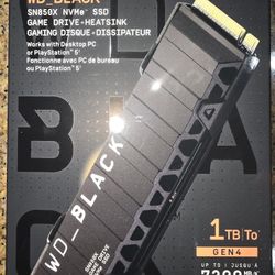 WD BLACK 1TB SN850X NVMe Internal Gaming SSD Gen4 PCIe M.2 2280 7,300MBs with Heatsink