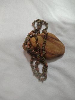 Unakite Chip Stone Bead Necklace