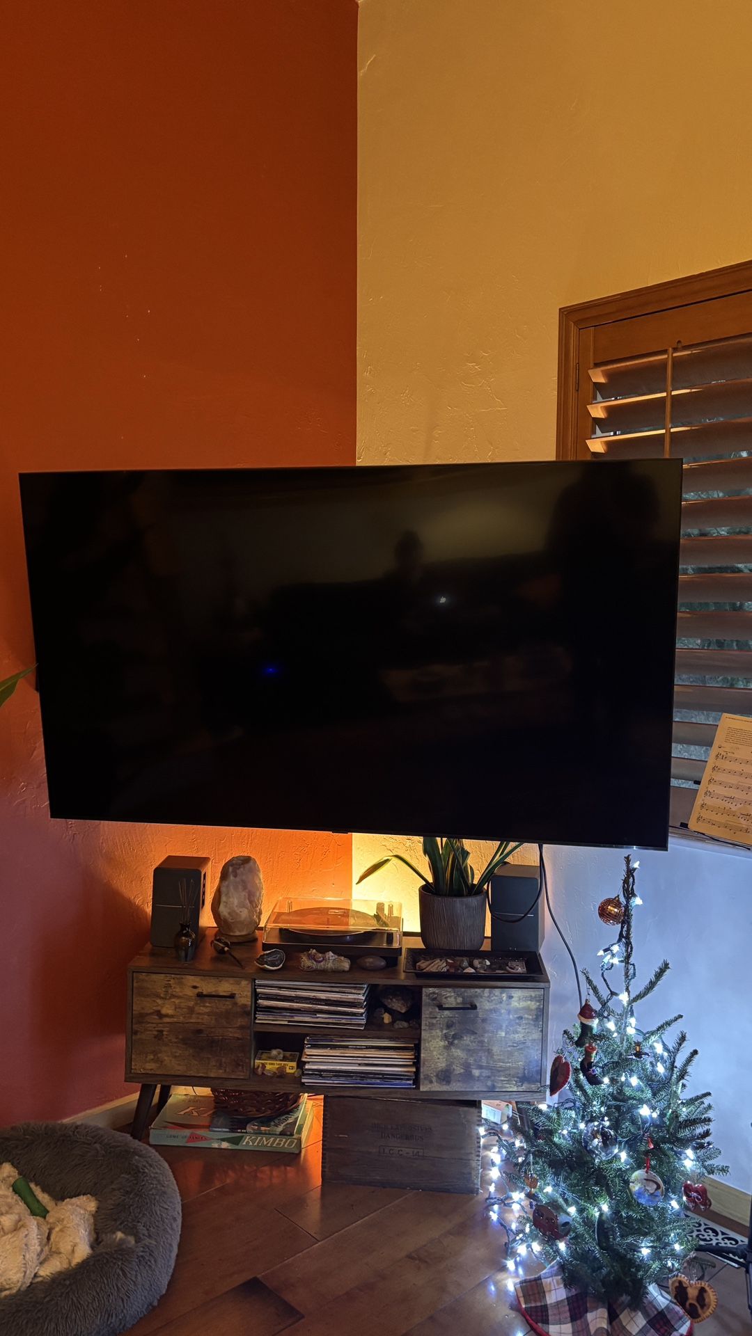 Samsung 75” 4K Smart TV With 180° Wall Mount