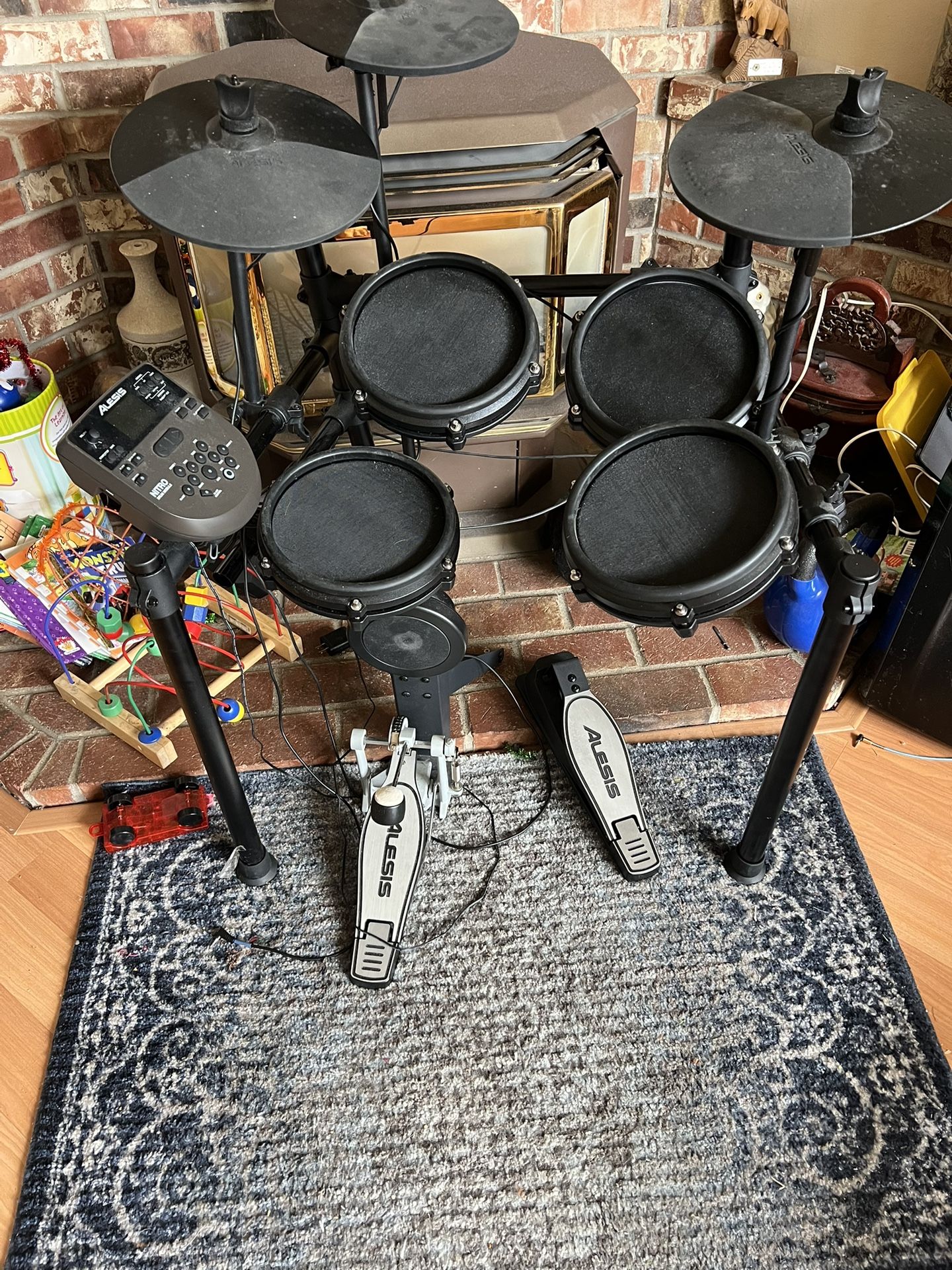 Alesis Nitro Mesh drum Kit