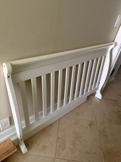 Full size Bed Frame, Wood.