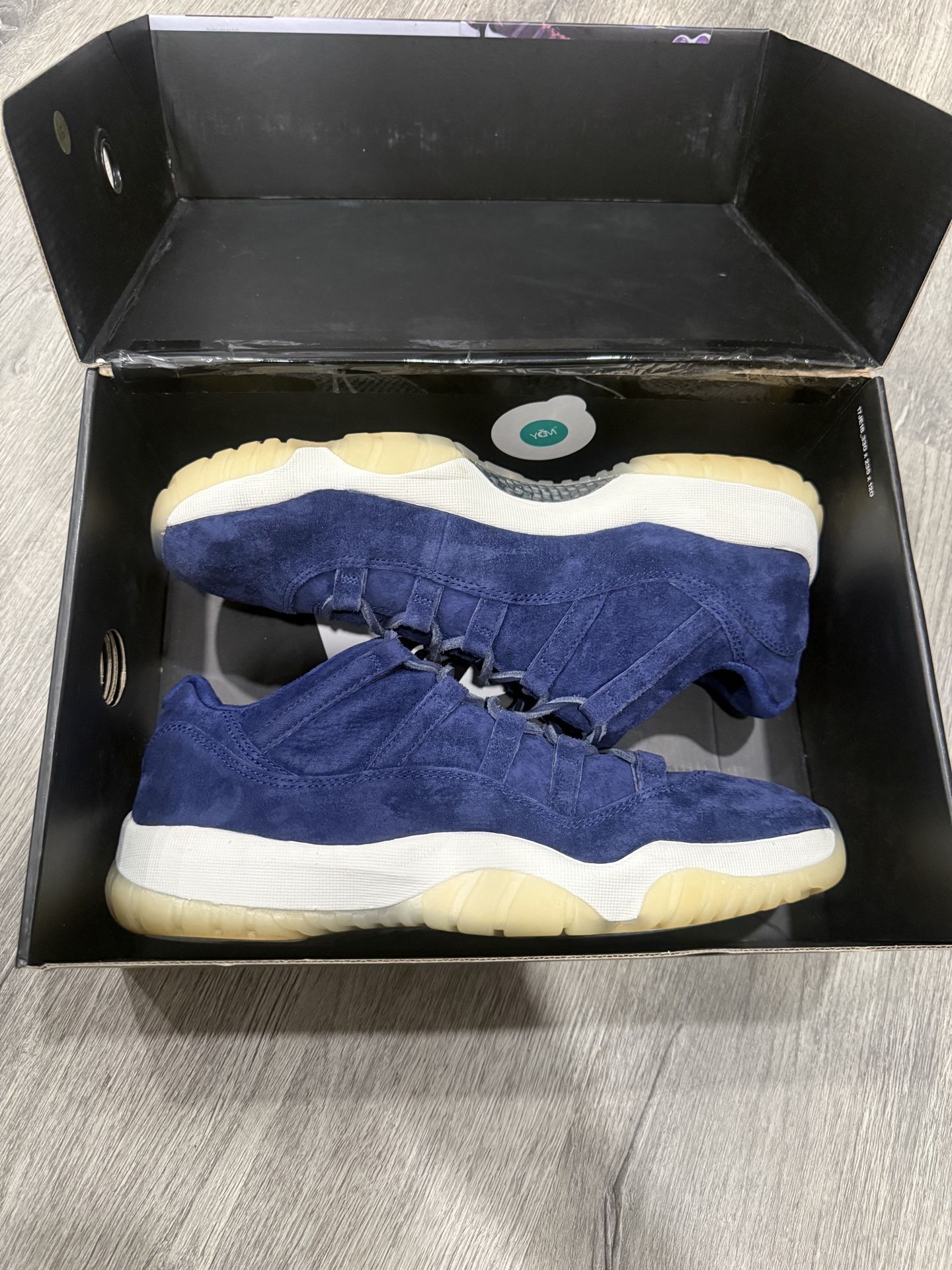 Jordan 11 low Derek jeter Sz 11