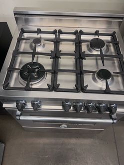 🔥 Bertazzoni 30” Professional Gas Range – Stainless Steel – $3,000