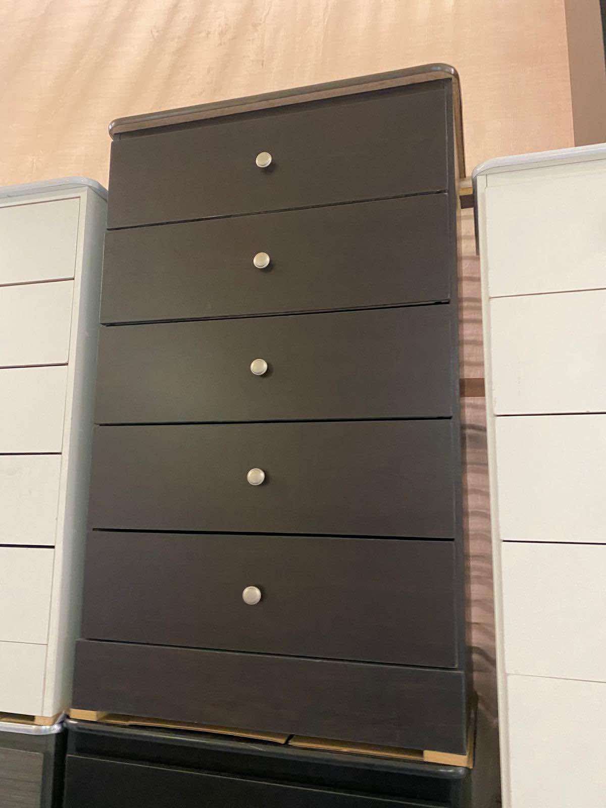 Dresser Black 5-drawers With Rails