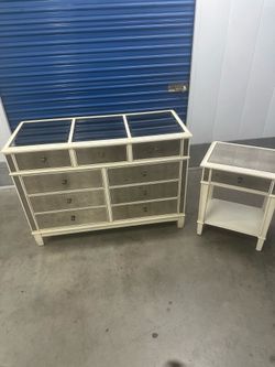Pier 1 Hayworth set