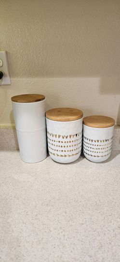 3 ceramic kitchen containers