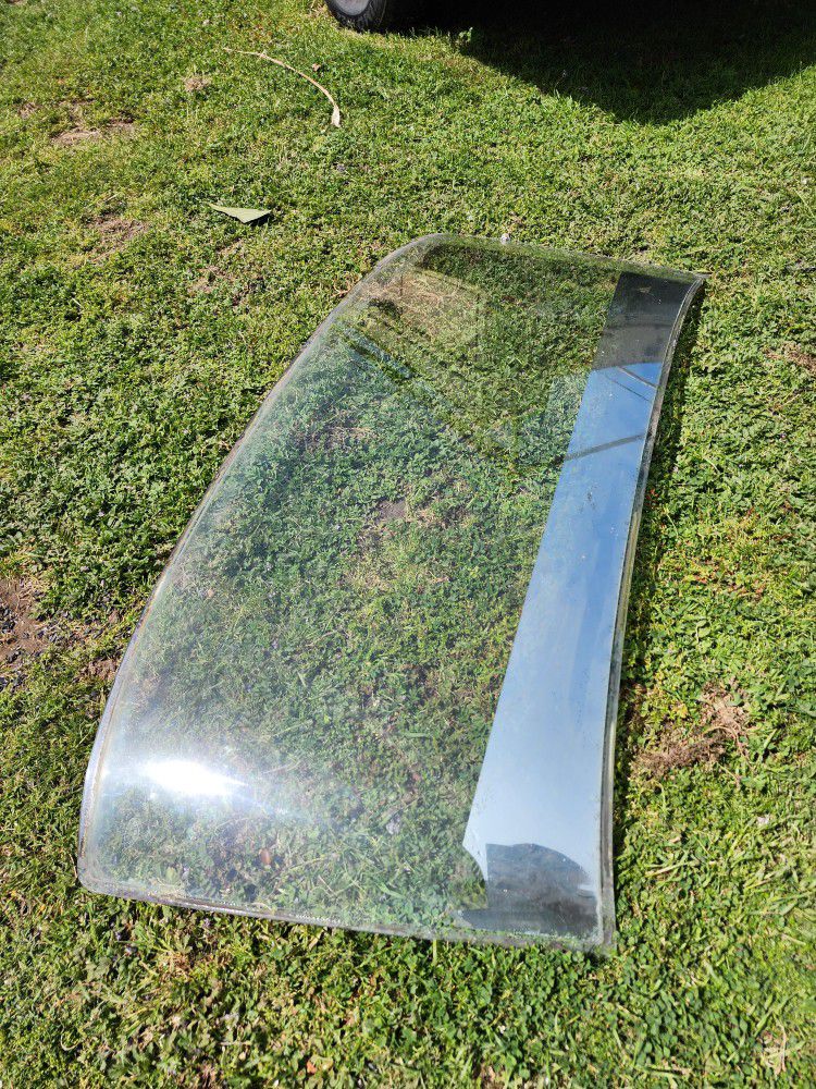 620 Front Windshield