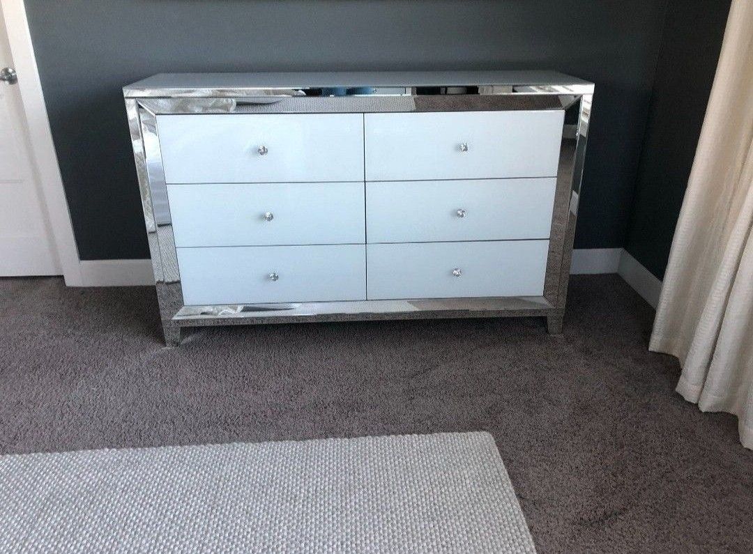 Like NEW 6 Drawer Mirrored Dresser - $600