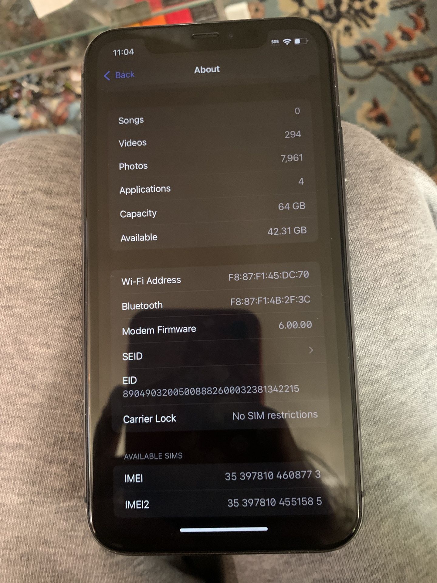 Carrier Unlocked iPhone11 64gb [Cracked Back Glass]