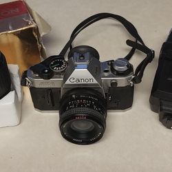 CANON AE1 35mm Film Plus FREE zoom & Flash