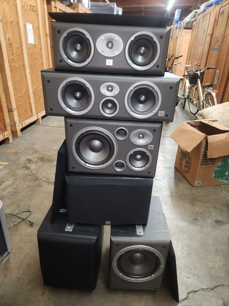 Jbl Speakers AnD 1 Bose 600 OBO