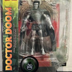 Diamond Select Toys 2004 Marvel Select Doctor Doom Action Figure - NIB