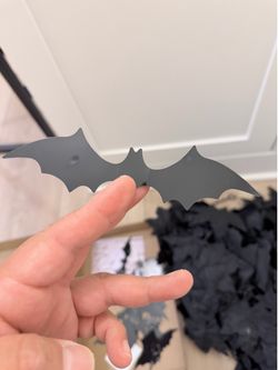 Halloween Decor Bundle – 3D Bats + Black Ivy Garland, Great Condition
