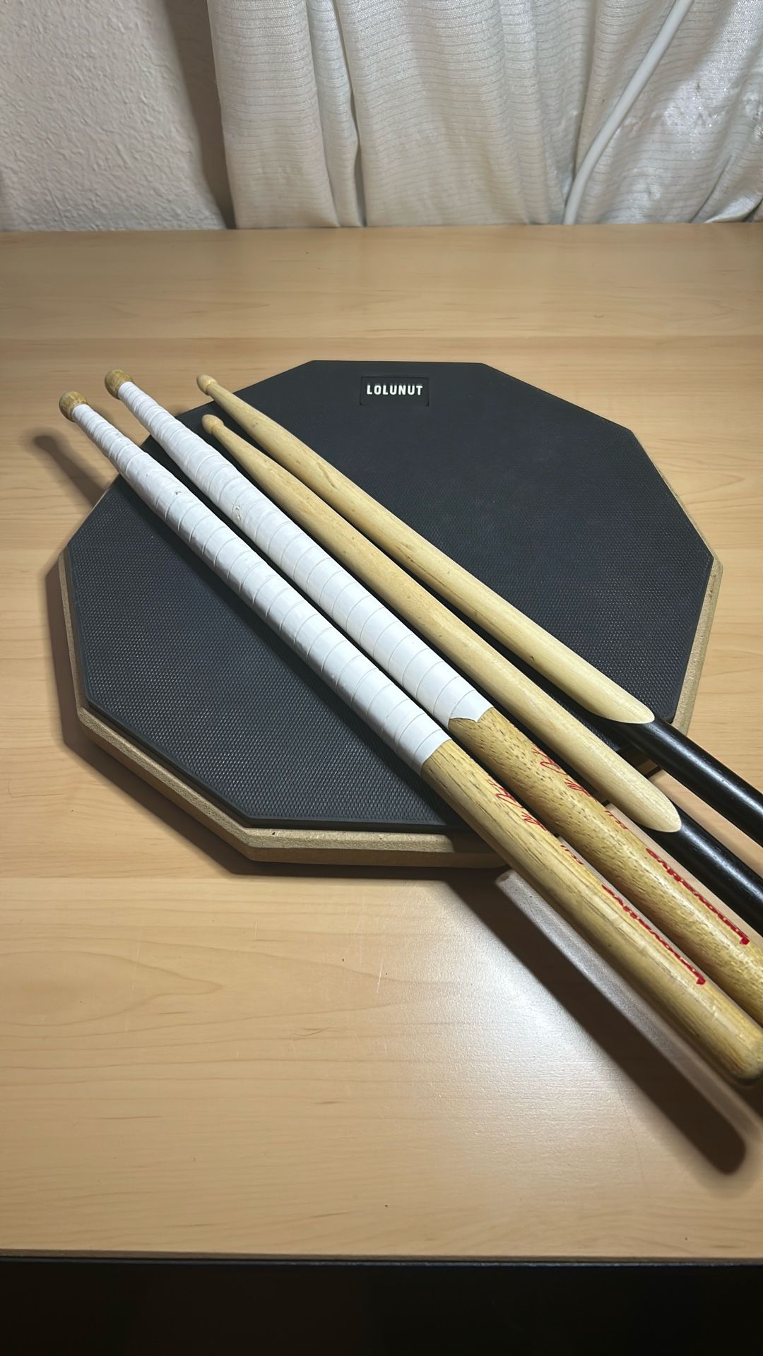 Silent Drum Pad + 2 Pairs Of Drumsticks And Bag