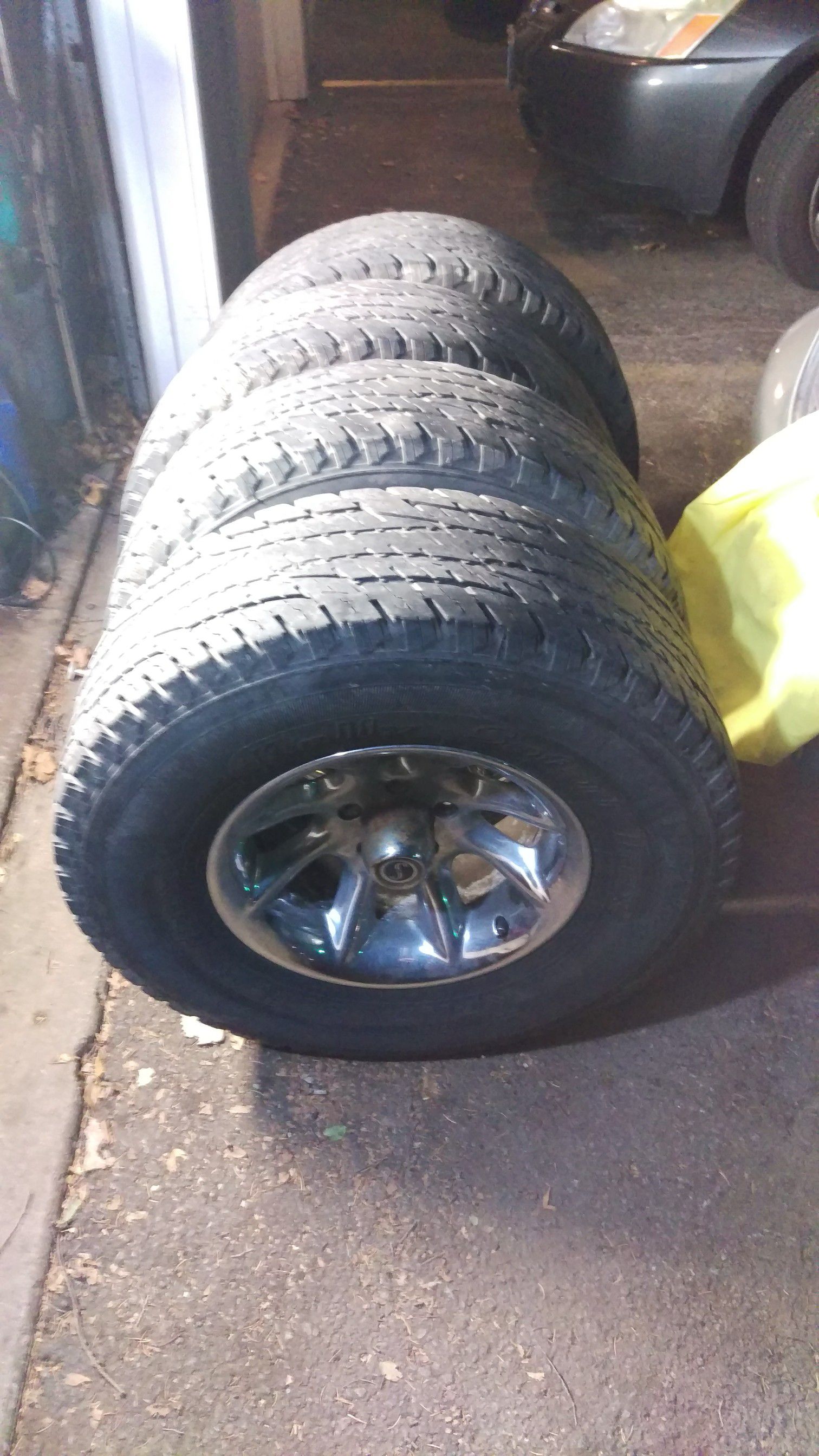 Tires wheels 5x5 bolt pattern 31x10.50 15 inch