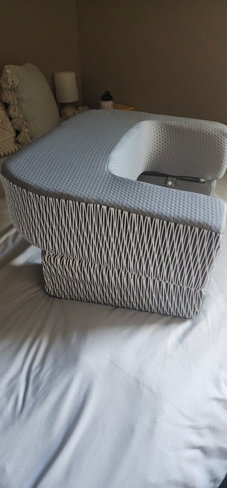 Reading Pillow For Laptop Or Necessity 