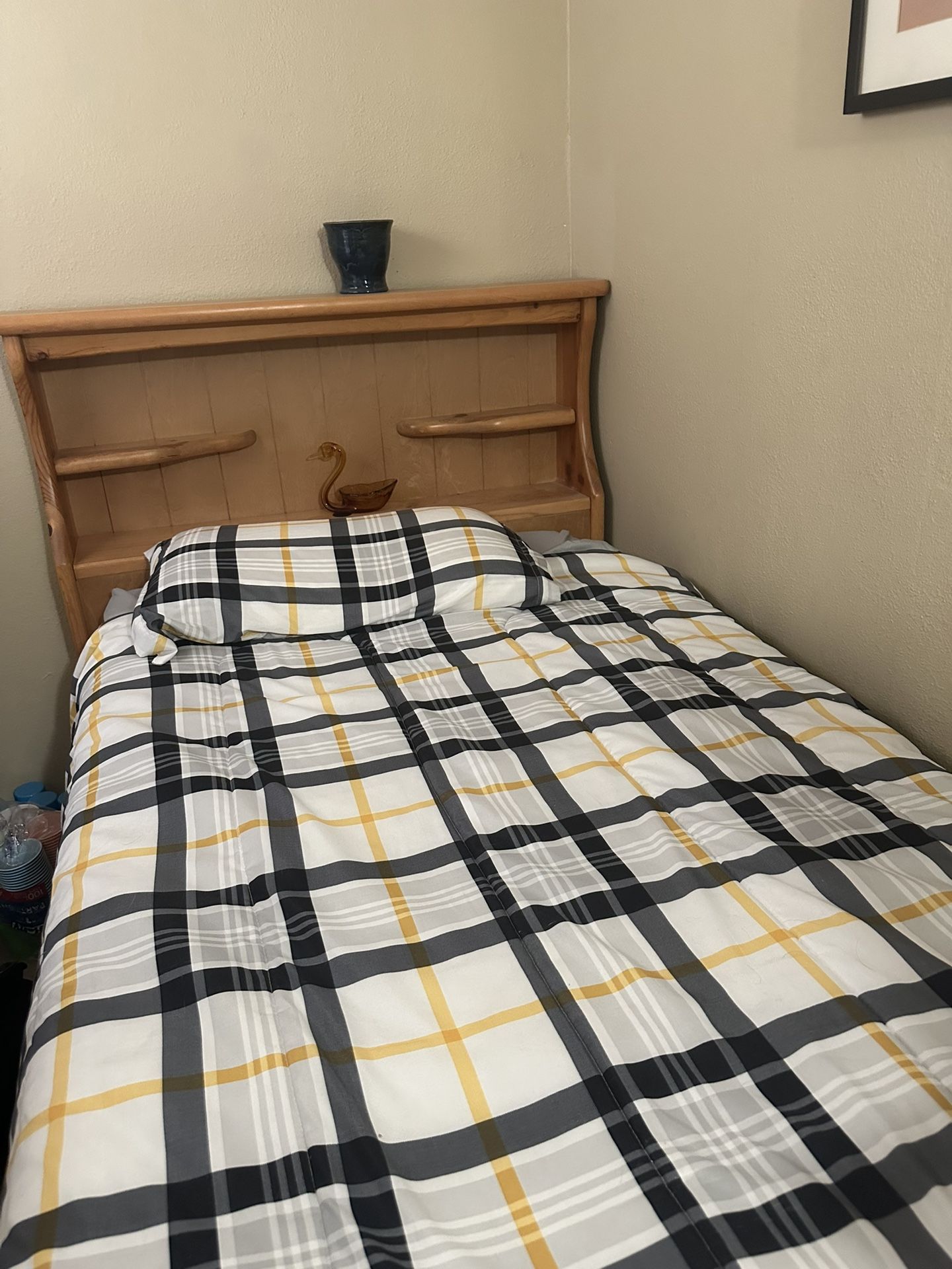 Twin bed