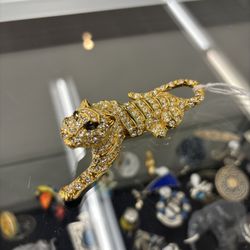 Vintage Gold Tone & Rhinestone Tiger Pin ~ Black Rhinestone Eyes