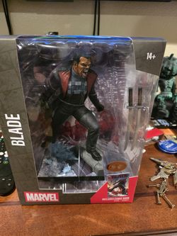 Blade with Scene (Blade #1) Red Platinum Edition
Brand: Marvel