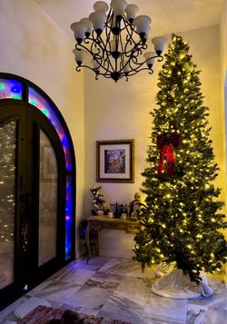 11’ pre lit easy up Christmas tree