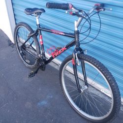 TREK 900 SPORT BIKE FO SALE 