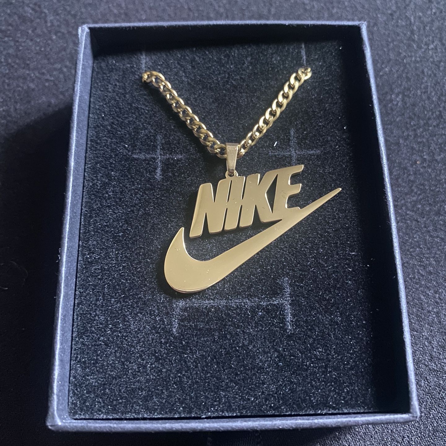 Gold Nike Pendant Chain 18” for Sale in Columbia, SC - OfferUp