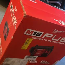 M18 FUEL 2 Gallon Compact Quiet Compressor