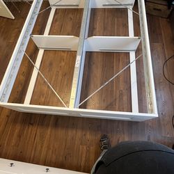 Queen bed frame, with 4 drawers