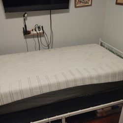 Serta IComfort Memory Foam twin XL Adjustable Bed